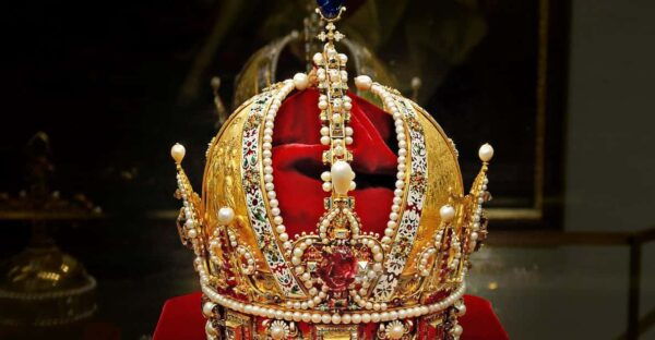 Combo Ticket: Imperial Treasury & New Hofburg Palace Tour - Combining the Two Experiences