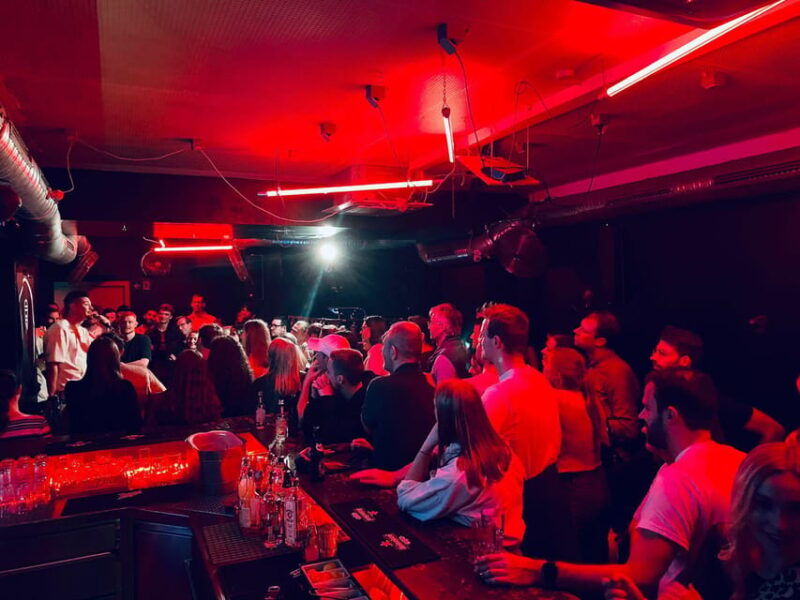 "Comedykills" - das Open Mic im Glockenbachviertel - Good To Know