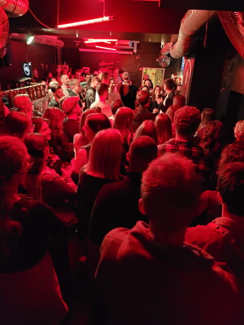 "Comedykills" - das Open Mic im Glockenbachviertel - The Experience: What To Expect