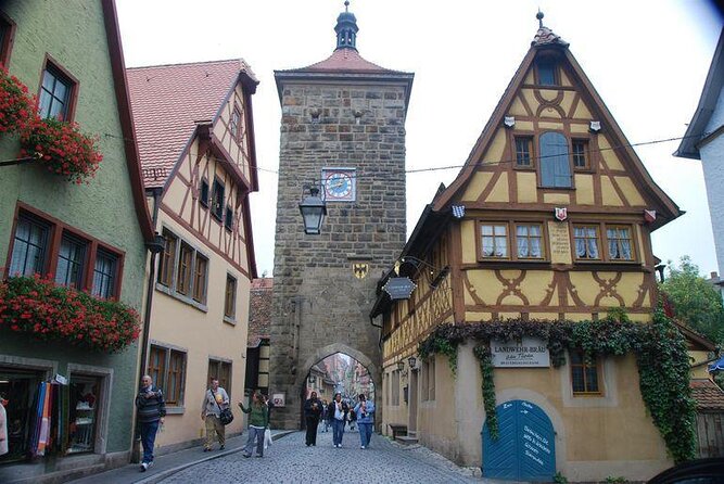 Comfort Mini-Van & Professional and FRiENDLY Guide: CUSTOMiZED MULTI-DAY TOURS From Munich - Reviews