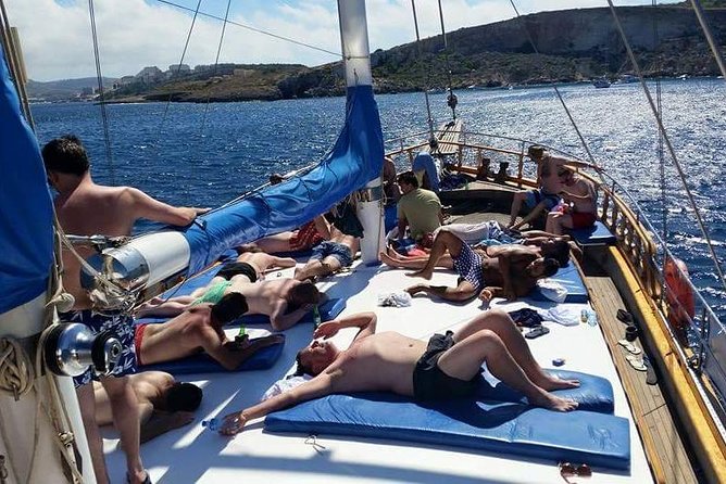 Comino, Blue Lagoon and Caves. Tour A - Amenities Offered