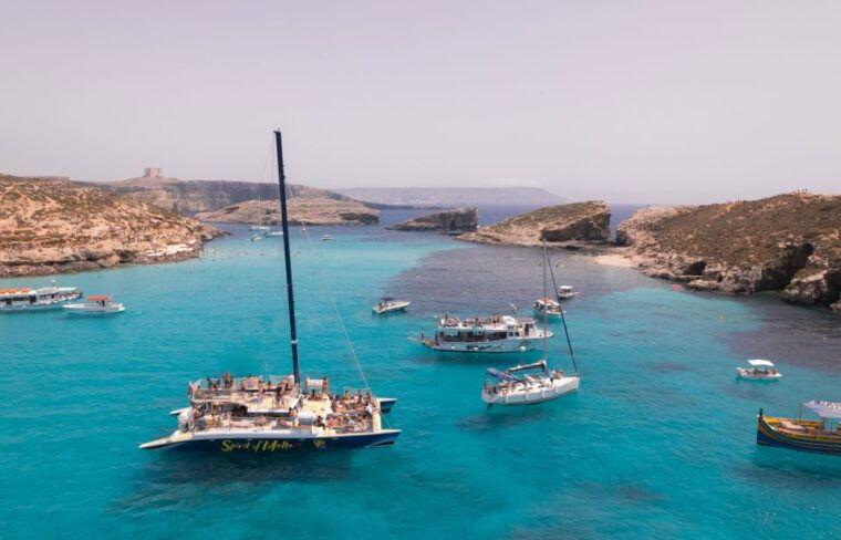 Comino: Blue Lagoon Catamaran Cruise with Lunch and Open Bar - The Crew & Service Quality