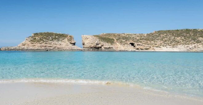 Cominos Best in a Flash: Caves, Coves & Beaches Boat Tour - Included Amenities