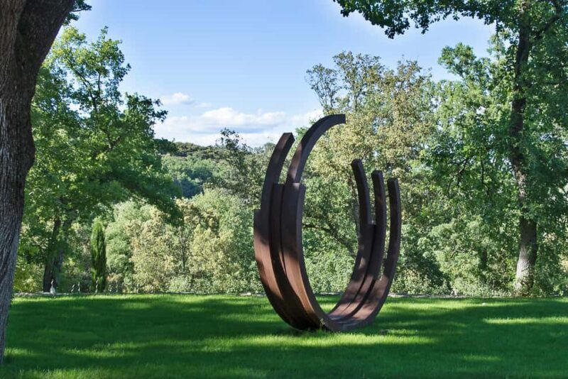 Commanderie de Peyrassol: Self-guided tour among art, vineyards, and forest - Good To Know