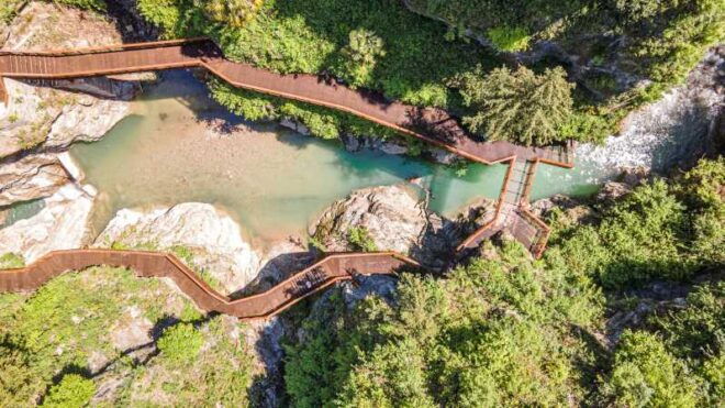 Como Lake: Entry Ticket Bellano Gorge and Audioguide of Lake - Audio Guide Features and Languages