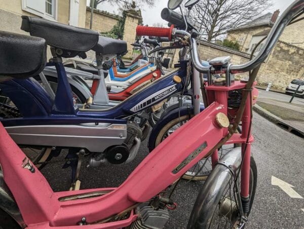 Compiègne: Beautiful Discovery Walk on a Mobylette! - How to Book Your Experience