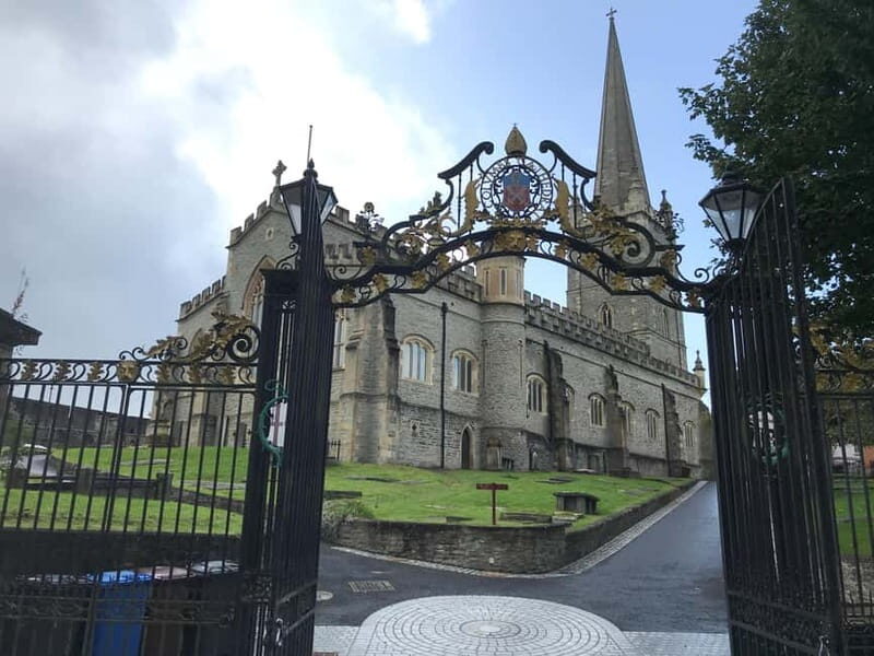 Complete city tour of Derry - An Authentic and Convenient Introduction to Derry