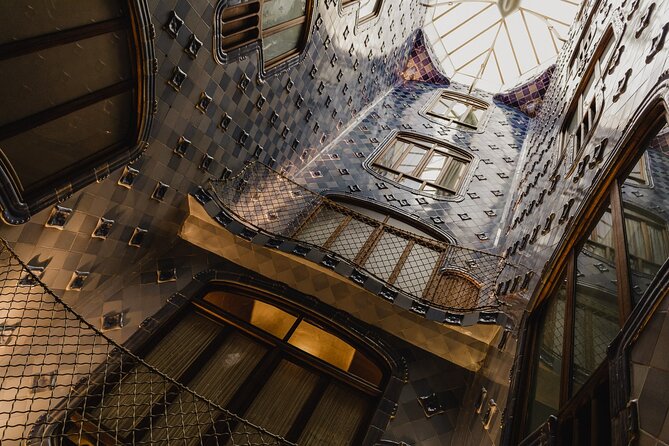 Complete Gaudí Tour: Casa Batlló, Park Guell & Sagrada Família - Gaudis Architecture