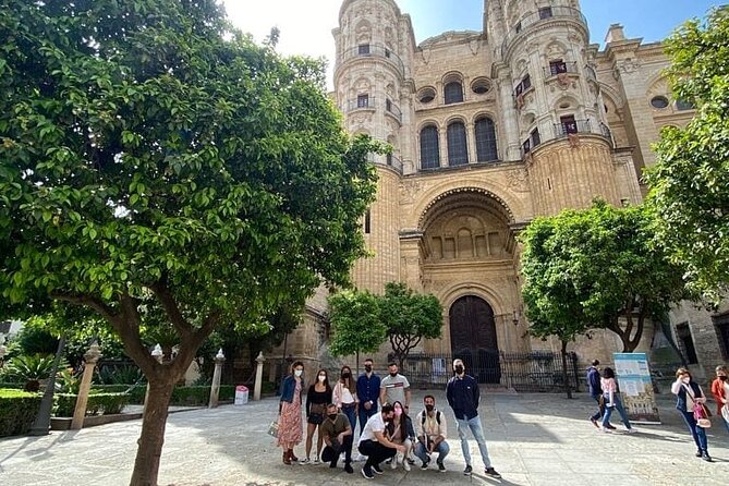 Complete Malaga Tour With Local Guides and Tickets Included - Meeting Point and Pickup Information