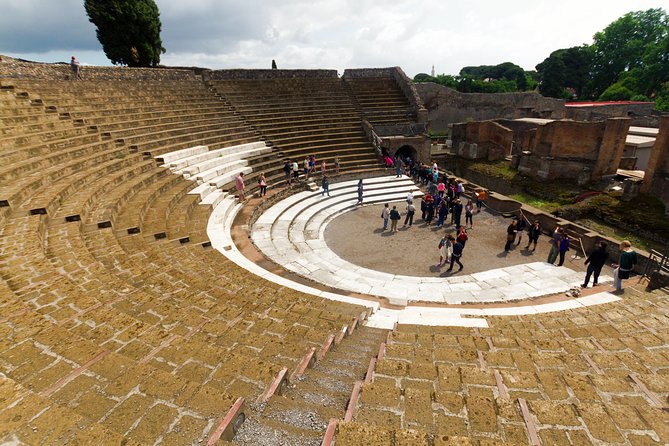 Complete Pompeii Skip the Line Tour With Archaeologist Guide - Positive Reviews About Tour Guides