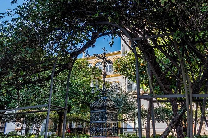 Complete Seville Tour the Jewish Quarter and Views of Triana - Captivating Views of Triana