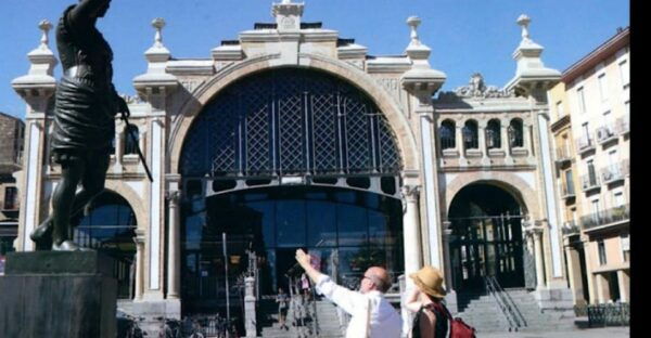 Complete Tour + Wine and Tapas - Dive Into Zaragozas Culture