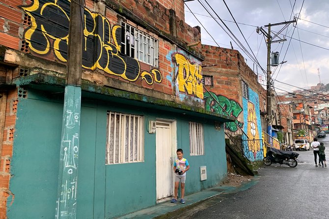 COMUNA 13 Graffiti Tour - Tour Overview