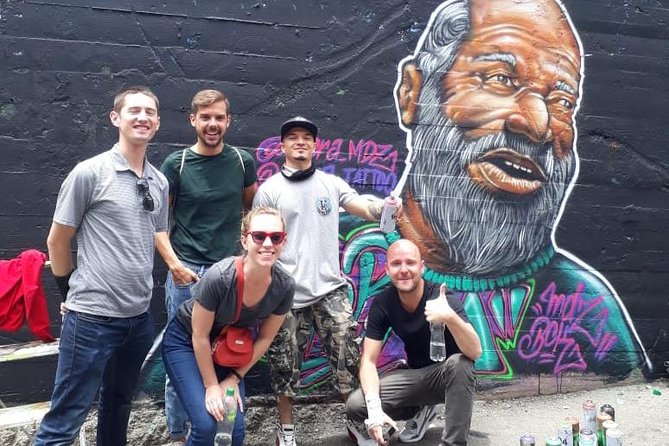 Comuna 13 Graffiti Tour - Street Art and Murals