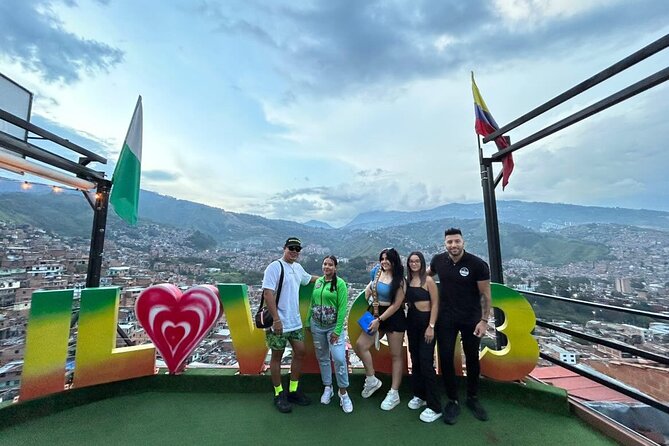 Comuna 13 Graffiti Tour in Medellin - Tour Location and Meeting Point