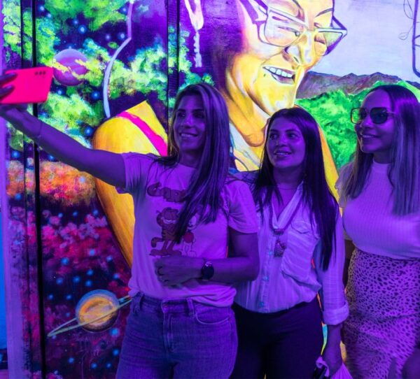 Comuna 13: Graffiti Tour With Tasting, Live Show, & Gallery - Frequently Asked Questions