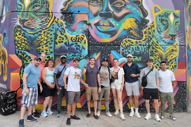 Comuna 13 History and Graffiti Tour With Cable Car - Graffiti Tour Highlights