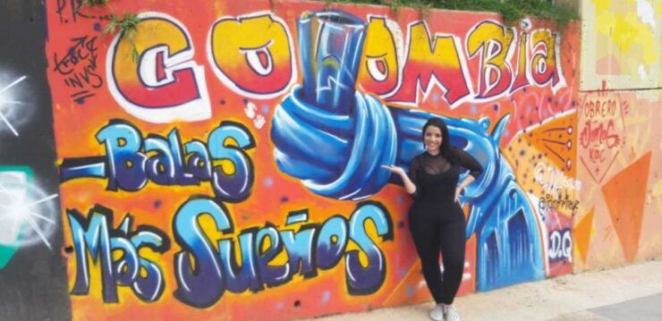 Comuna 13 Neighborhood & Street Art Private Tour - Experience