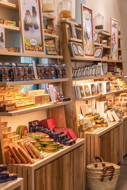 Confiserie Du Roy René: Gourmet Guided Tour of the Calisson Museum - Important Information