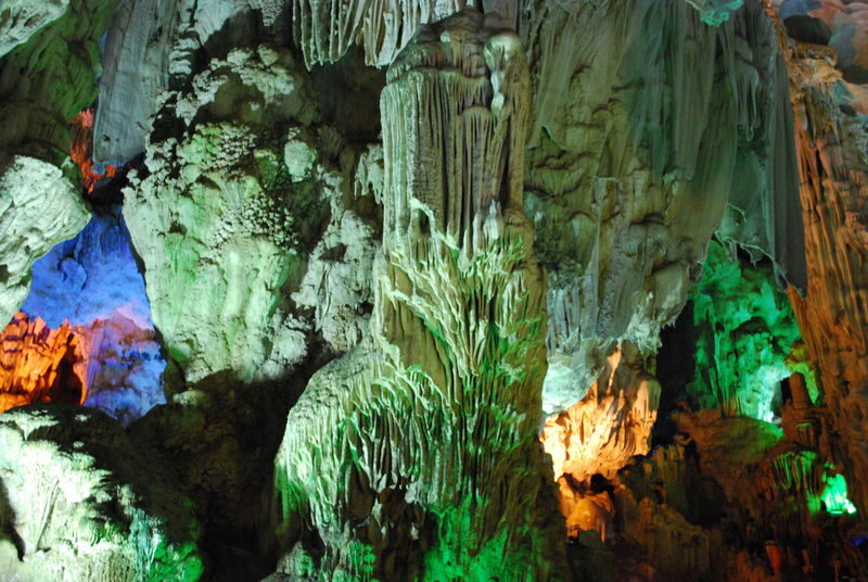 Cong Nghia Day Cruise: Ha Long Bay, Thien Cung with Japanese Guide - Should you book the Cong Nghia cruise?