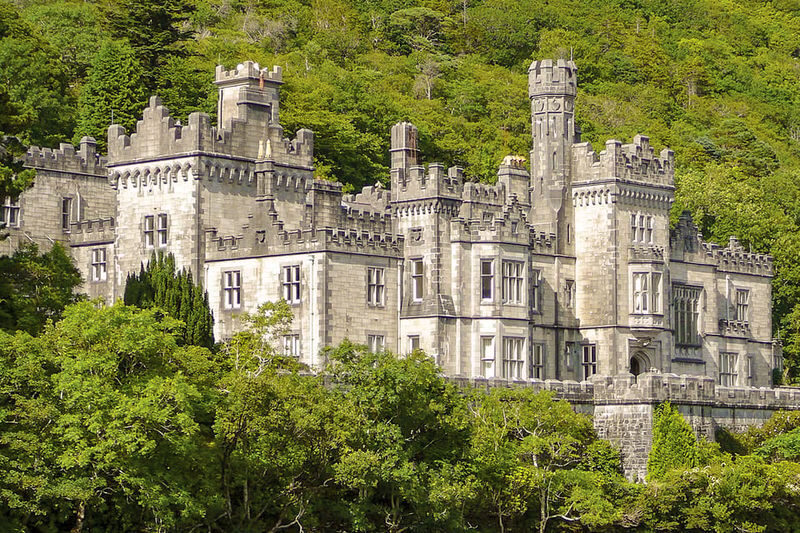 Connemara, Leenane Village and Kylemore Abbey day tour from Galway - The useful details at a glance