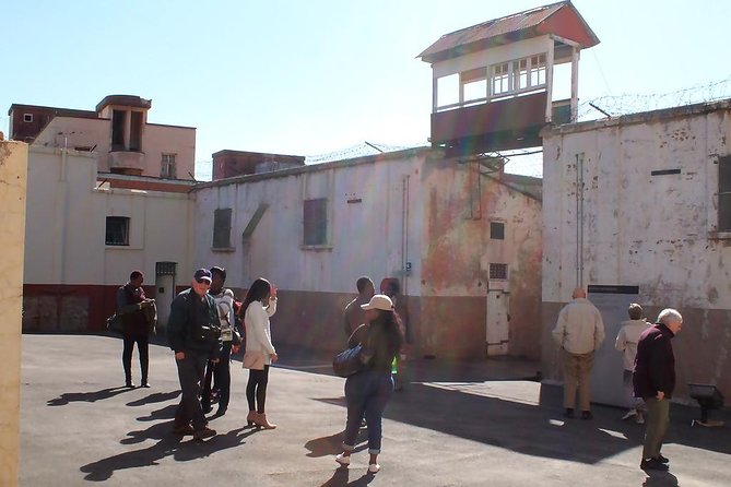 Constitutional Hill and Apartheid Museum Tour From Johannesburg - Tour Overview