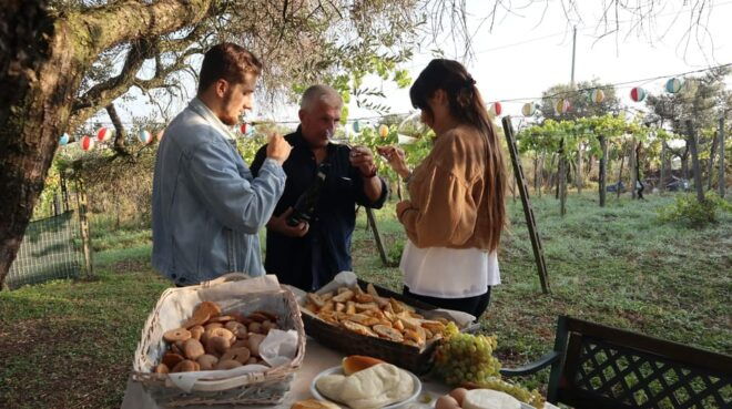 Contadina Breakfast at a Farm - 30 Min From Rome - Vineyard Tour and Wine Insights