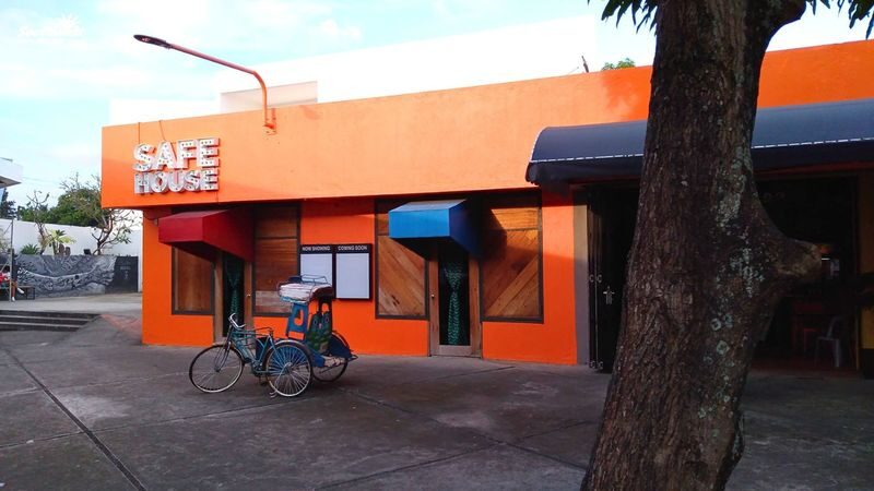 Contemporary Art Tour in Bacolod - Museo de La Salle and the final studio stop