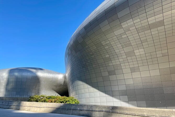 Contemporary & Retro Seoul Private Tour with Local Food Tasting - Discover the Charm of Seoul’s Past and Present in One Tour