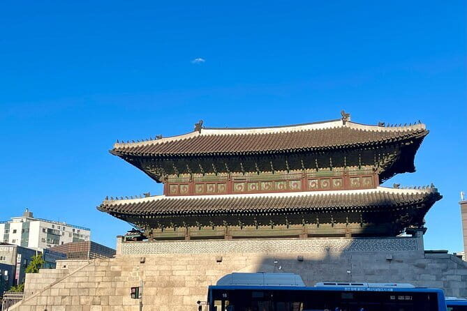 Contemporary & Retro Seoul Private Tour with Local Food Tasting - Iconic Landmarks and Hidden Corners