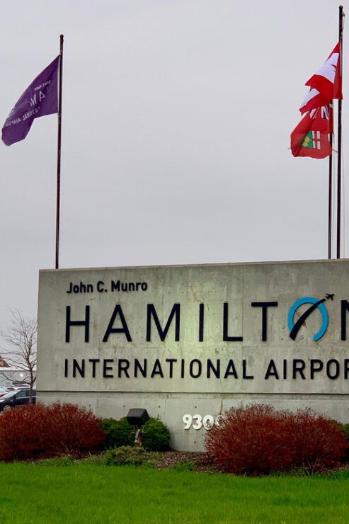 Convenient Bus Transfer Between Hamilton Airport and Toronto - Travel Experience