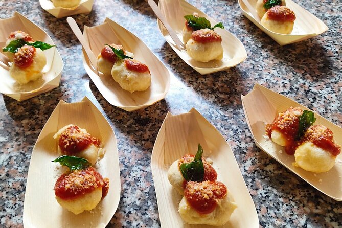 Cook and Dine in Palazzo With a Professional Chef in Naples - Meeting and Pickup