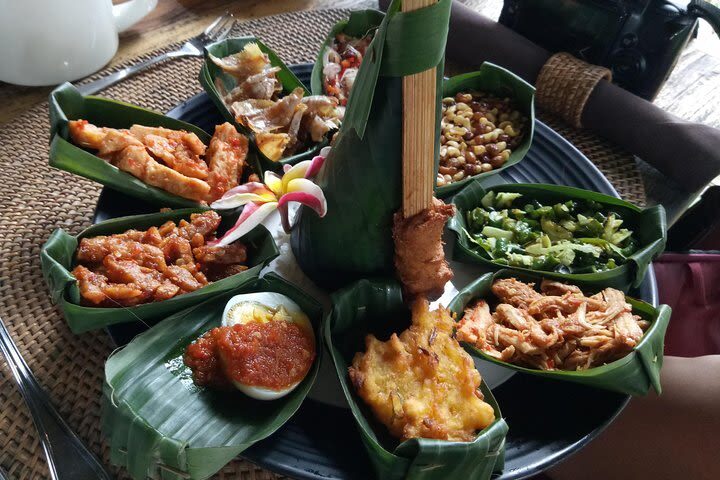 Cooking Class in Ubud with Visit to Monkey Forest and Rice Terrace - From a Balinese market to your cooking bench