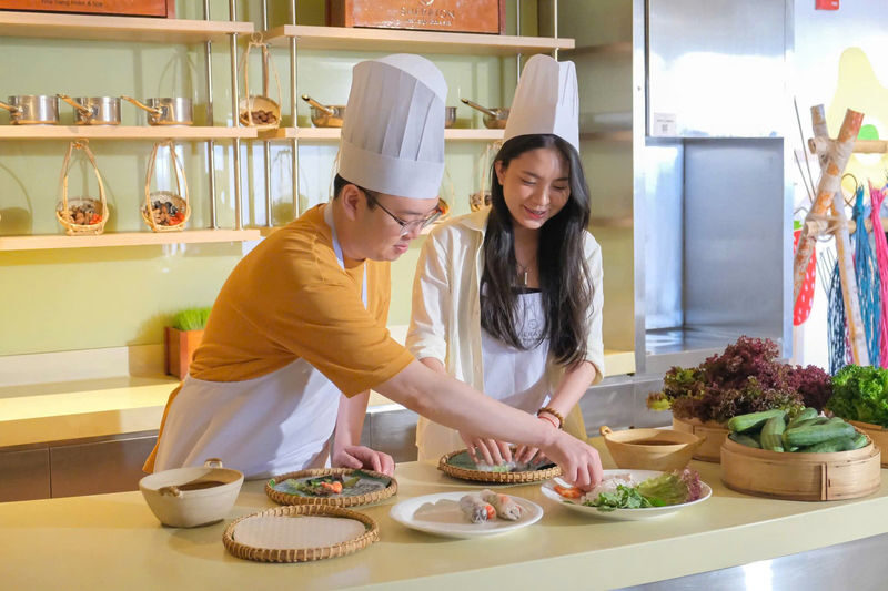 Cooking Class with Market Visit by Cyclo at Sheraton Nha Trang & Spa - From Tran Phu Street to the local market