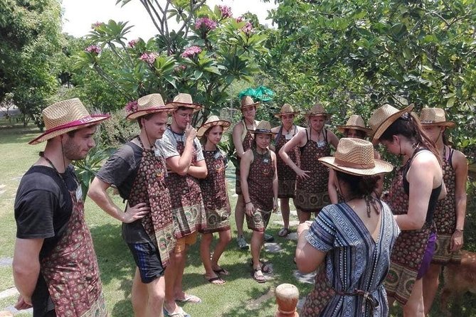Cooking Evening Class Chiang Mai Visit Organic Garden and Market - Booking and Reservation Details