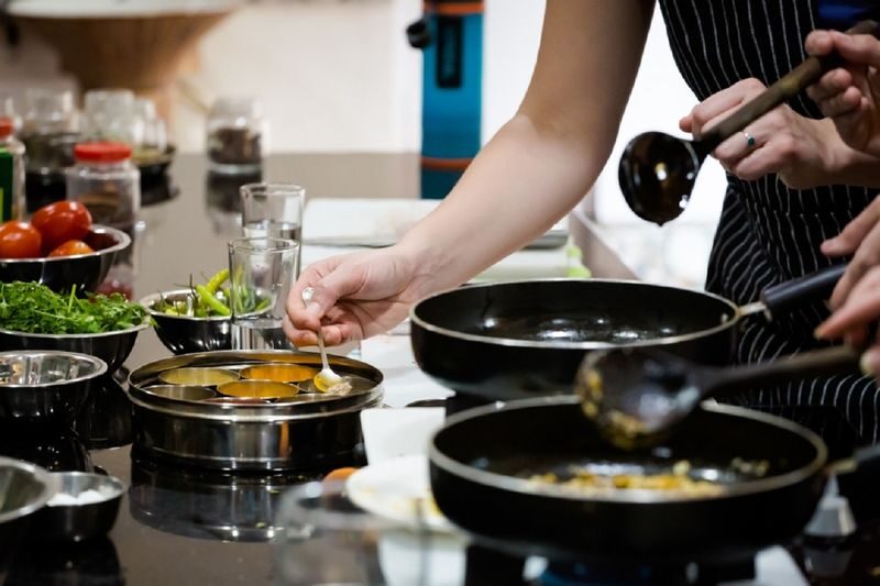 Cooking Secrets of Pune: Authentic Classes & Meal with a Chef Family - Pune cooking, learned at the family stove
