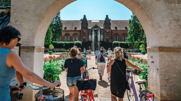 Copenhagen: 3-hour Private Guided Bike Tour - The Itinerary Breakdown: From Royal Palaces to Modern Architecture