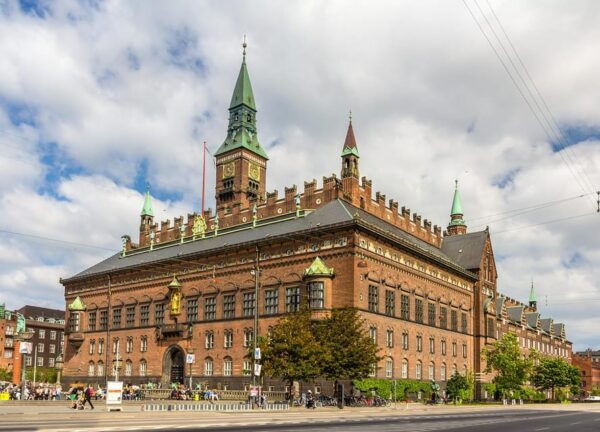 Copenhagen: a Guided Walk for First-Timers in the City - Start Point: Statue of Andersen