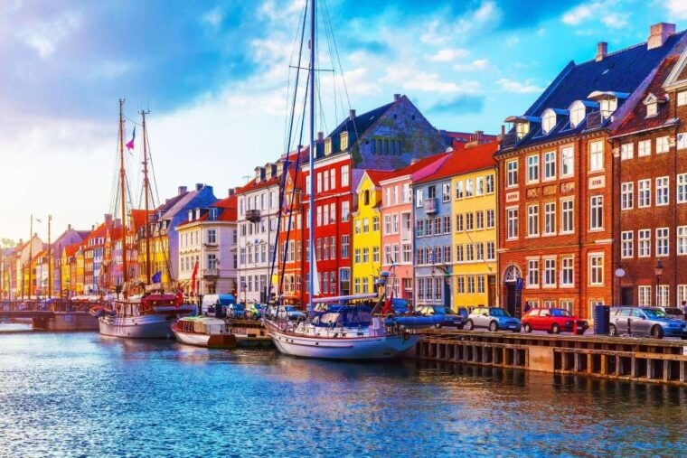 Copenhagen: Canal Boat Cruise & Old Town/Nyhavn Walking Tour - FAQ