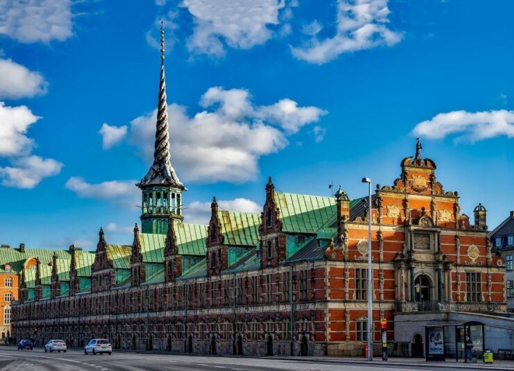 Copenhagen Christmas Market Tour - Tour Duration and Guide Information