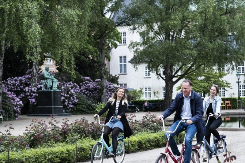 Copenhagen: City Highlights Guided Bike Tour - Small Groups - An In-Depth Look at the Copenhagen Bike Tour