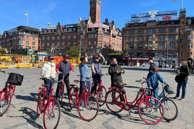 Copenhagen: City Highlights Walking Tour With Local Guide - Customer Reviews