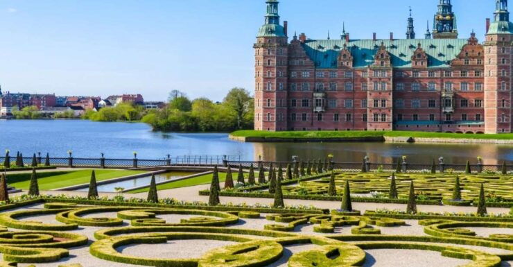 Copenhagen Day Trip to Frederiksborg Castle by Private Car - Booking and Reservation Details