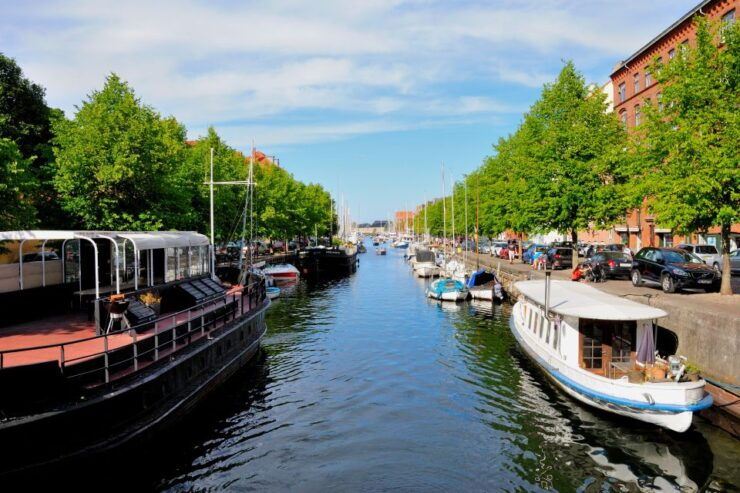 Copenhagen: Guided Tour of Vesterbro and Christianshavn - Tour Duration and Guide Availability