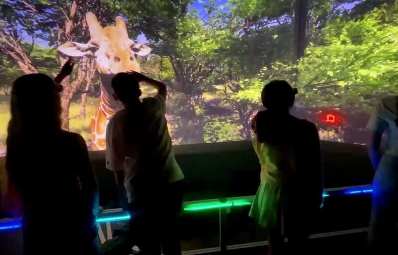 Copenhagen: Hologram Zoo Africa Adventure 40 minut - A closer look at the Hologram Zoo Experience