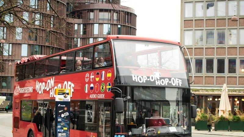 Copenhagen hop-on hop-off bus by Red Sightseeing with boat tour - A bus and boat ticket for getting your bearings