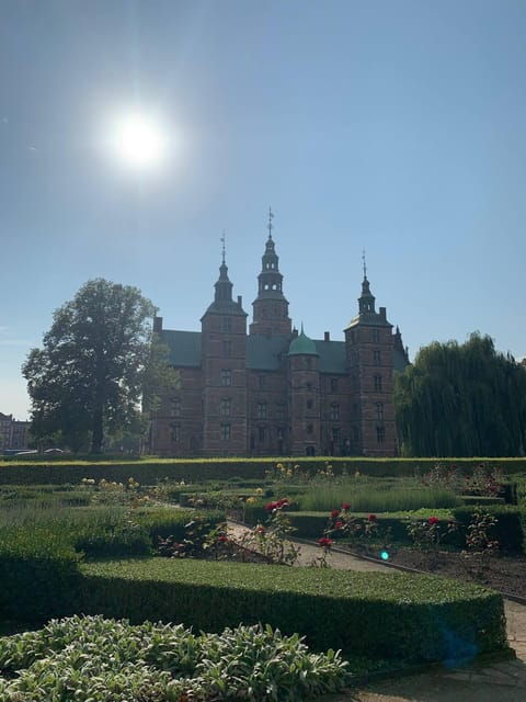 Copenhagen: Kings Garden Outdoor Escape Room Game - Outdoor Escape Room Experience