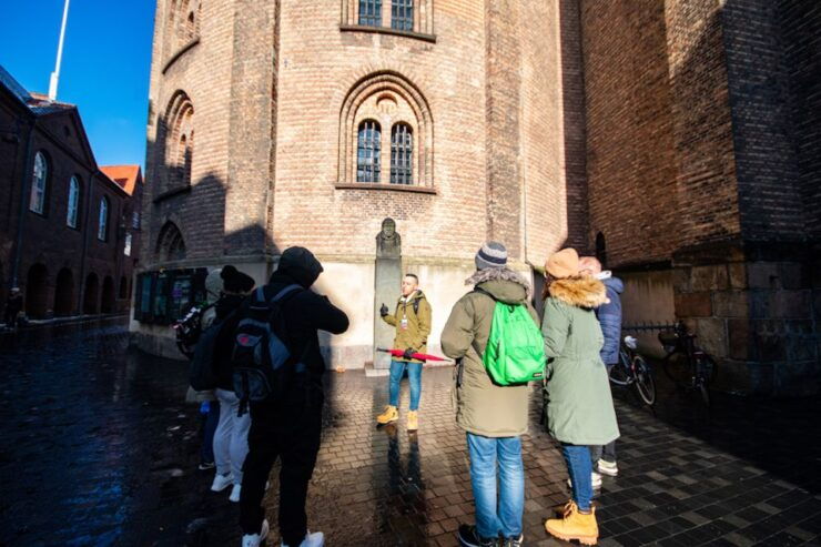 Copenhagen Must-Haves in Spanish and English - Experience Highlights
