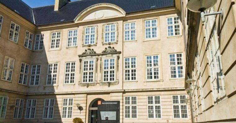 Copenhagen: Old Town and Nyhavn Private Family Tour - The Sum Up