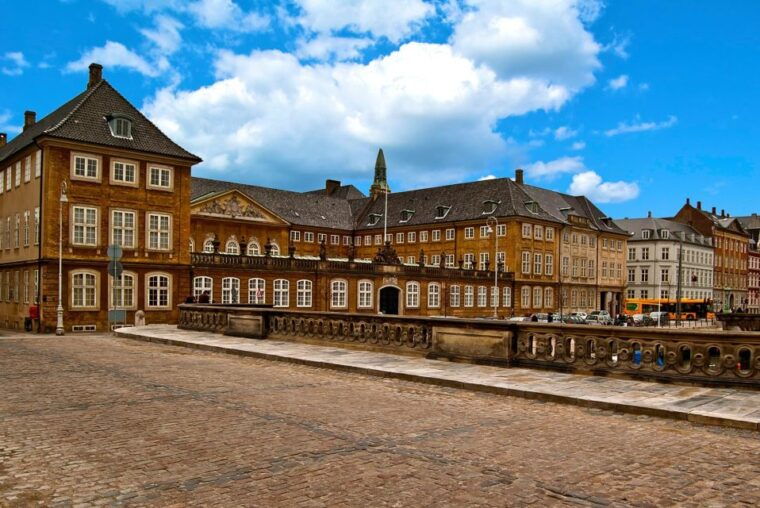 Copenhagen: Old Town and Nyhavn Private Family Tour - FAQ